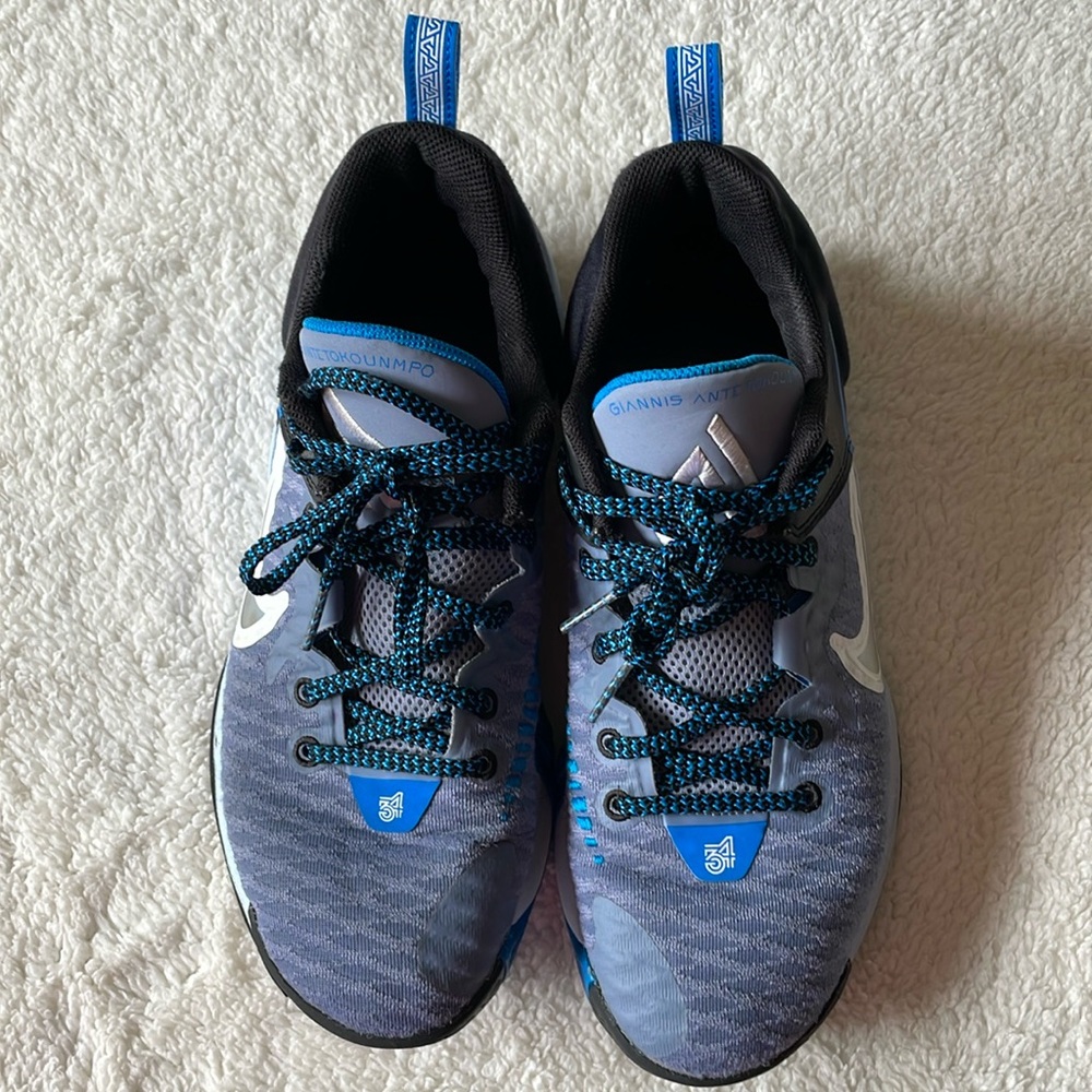 Nike sneakers men size 8.5